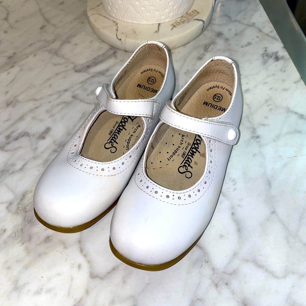 girls size 12.5 footmates Mary Jane’s